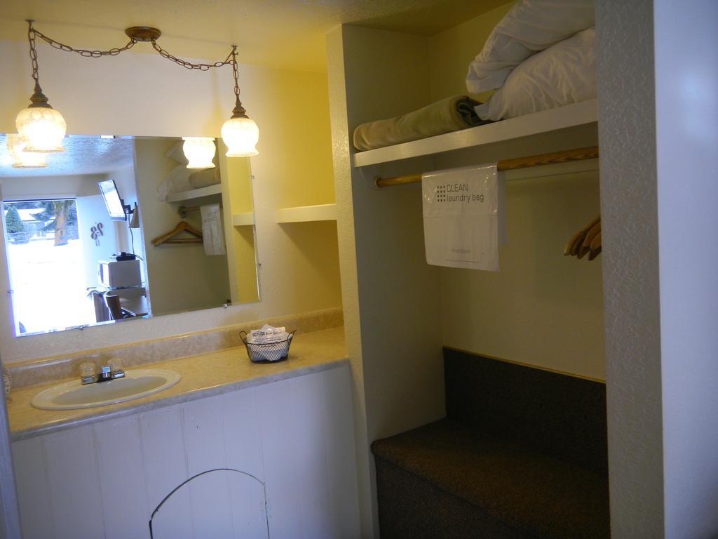 Thompson Falls Falls Motel חדר תמונה