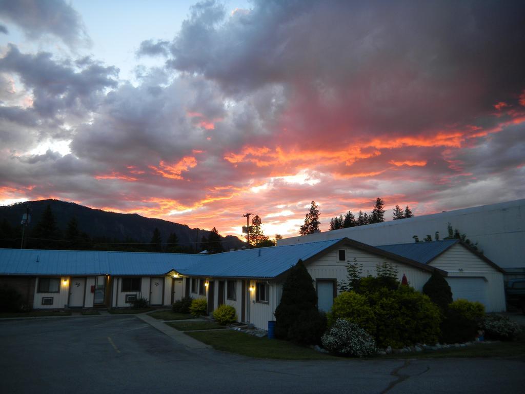 Thompson Falls Falls Motel מראה חיצוני תמונה